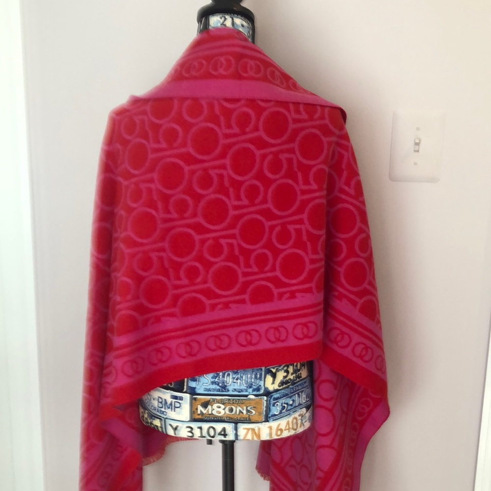 Beautiful pink and red pashmina!